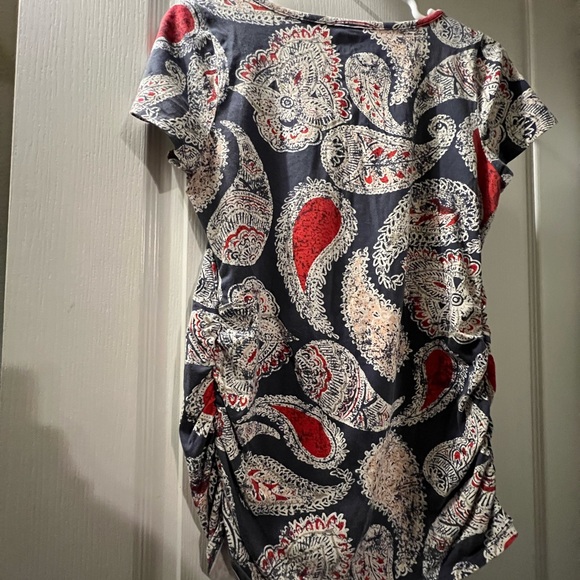 *3 for $15* Paisley print short sleeve Motherhood Maternity shirt. Size M - Picture 3 of 7